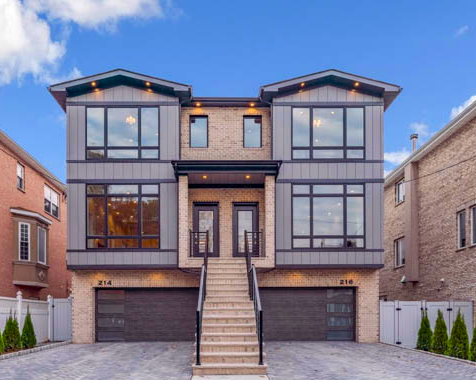 Hoboken Insurance agent consulting with a condo owner about waterfront coverage