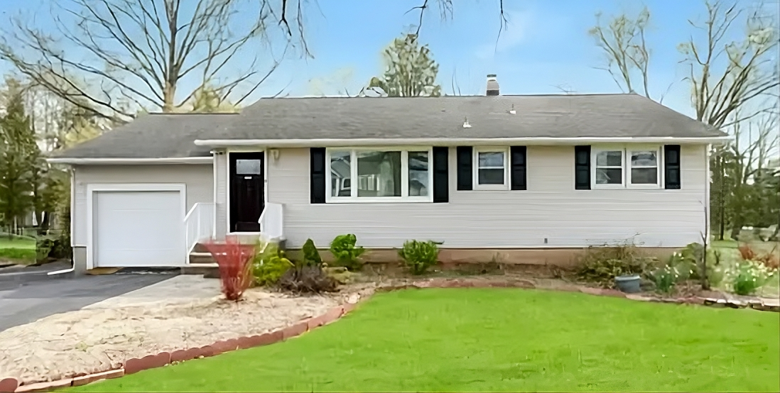 Bridgewater Insurance agent documenting interior features for tailored planning
