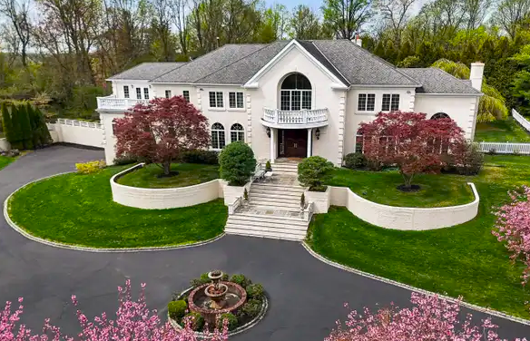 Atlantic Highlands harborfront cottage with private dock and mooring