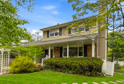 Custom modern residential estate featuring premium architectural design in Oakhurst