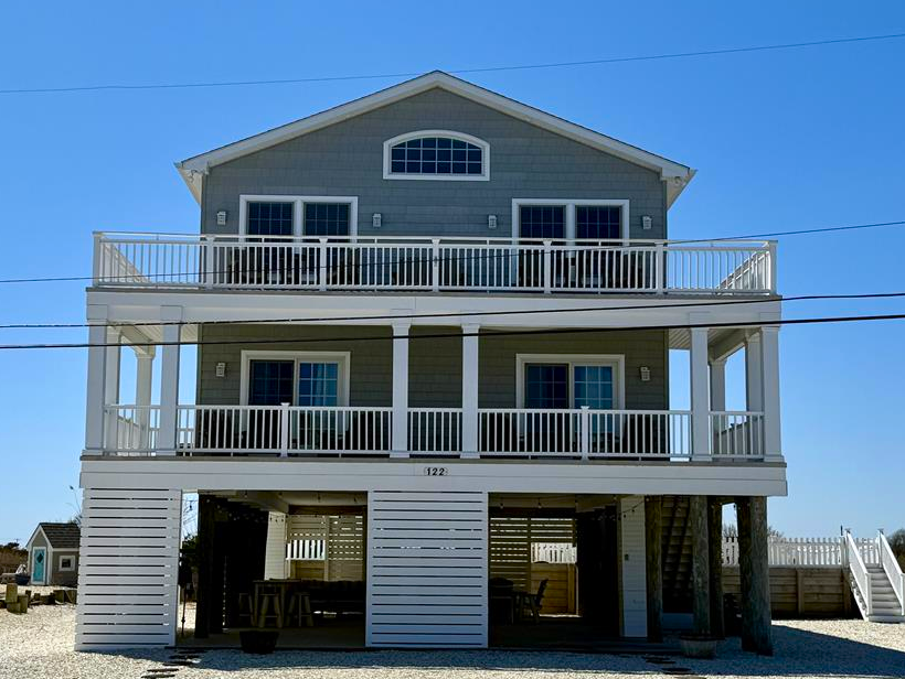 Two‑story Sea Isle City rental property near the promenade with balcony